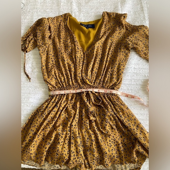 Blue Life Leopard Animal Print Bruno Romper size Medium Mustard Golden Glow - Picture 9 of 11
